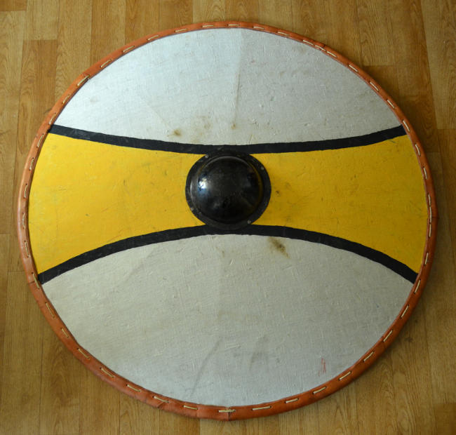 Photo: Gewölbter Rundschild von vorne