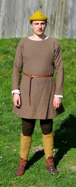 1100_heiliges_roemisches_reich_knecht_alltagskleidung_freese.jpg
